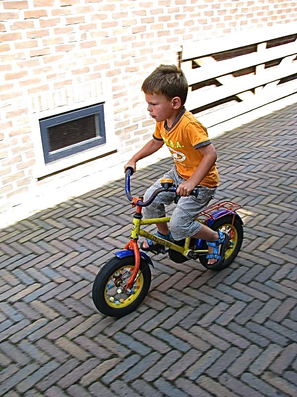 Child_Bicyclist